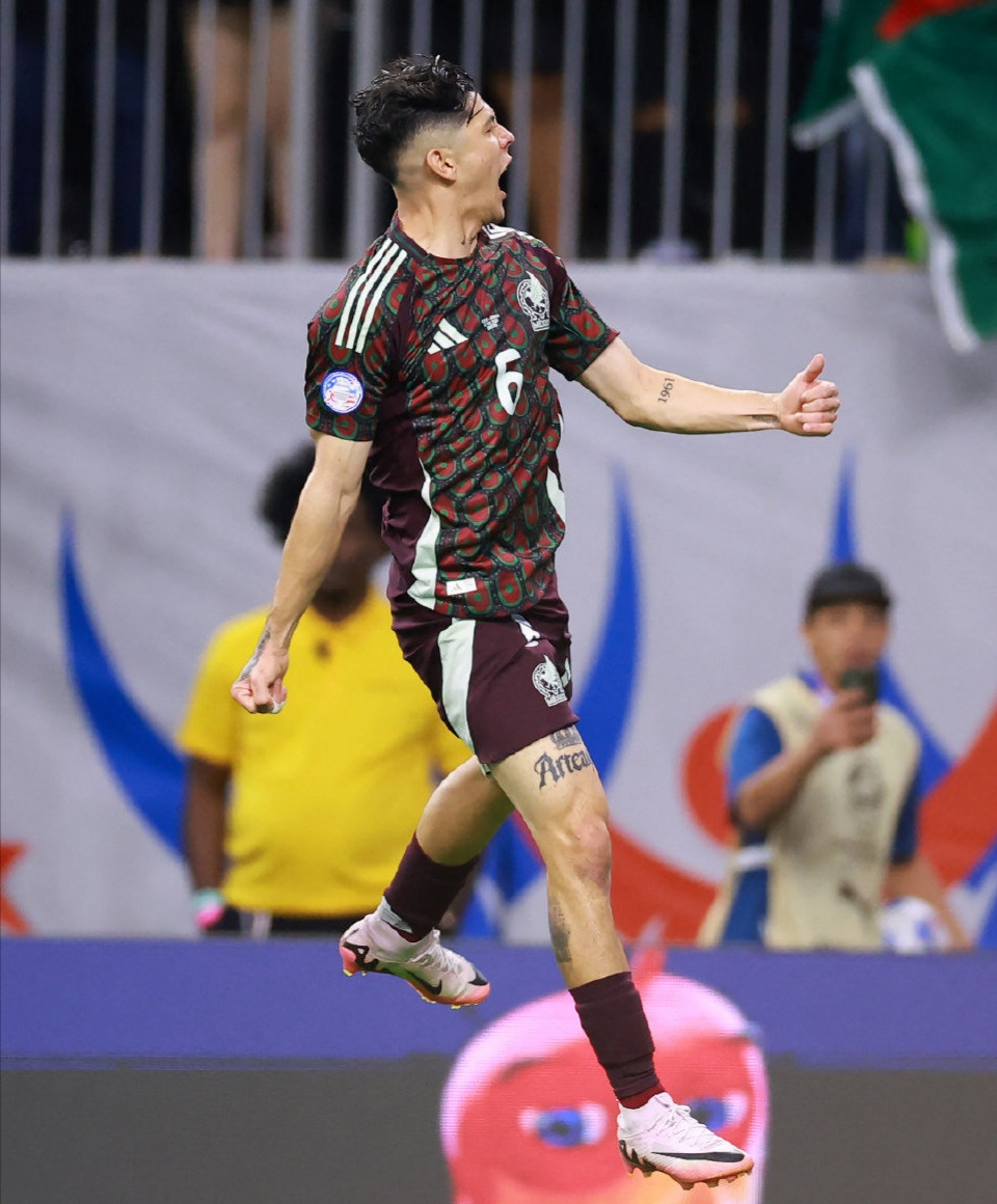 开云足球直播-关于墨西哥队在美洲杯半决赛中惊险晋级的信息