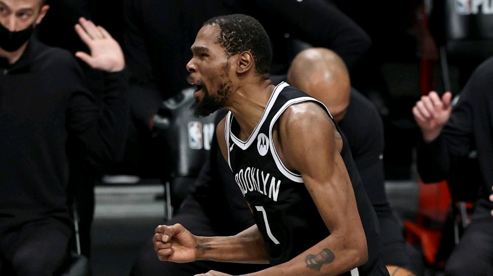 篮网名宿正式宣布退役，球迷感慨落泪送别的简单介绍