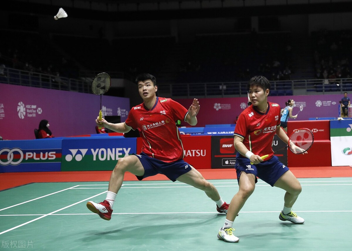 关于马来西亚队逆转泰国队，黄鸭组合点燃赛场的信息