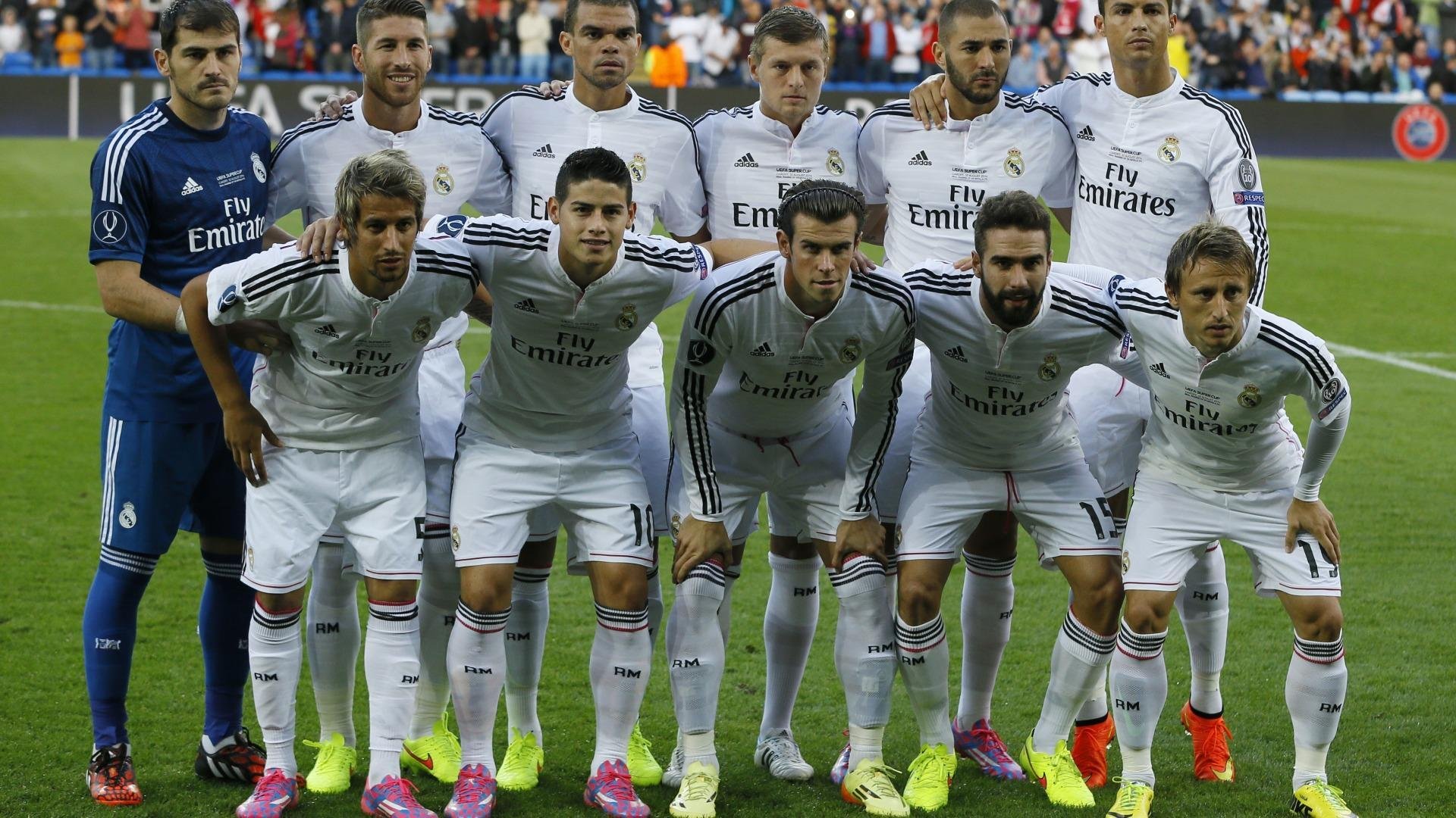 宿敌新章，字母哥关键一击，湖人终结绿军不败神话