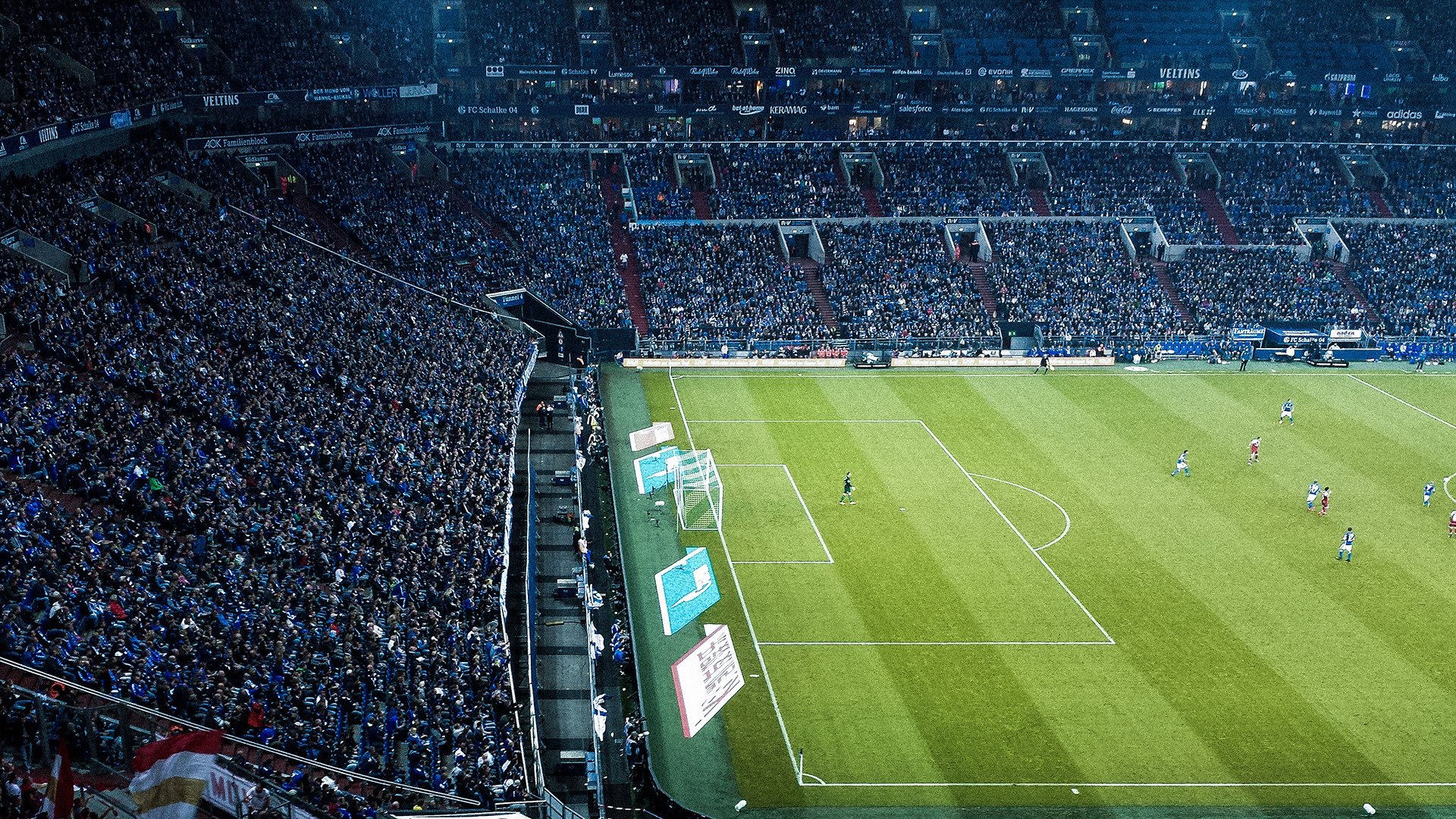 维尼修斯爆发引领皇马风暴，比利亚雷亚尔正面击溃沙特资本的足球启示