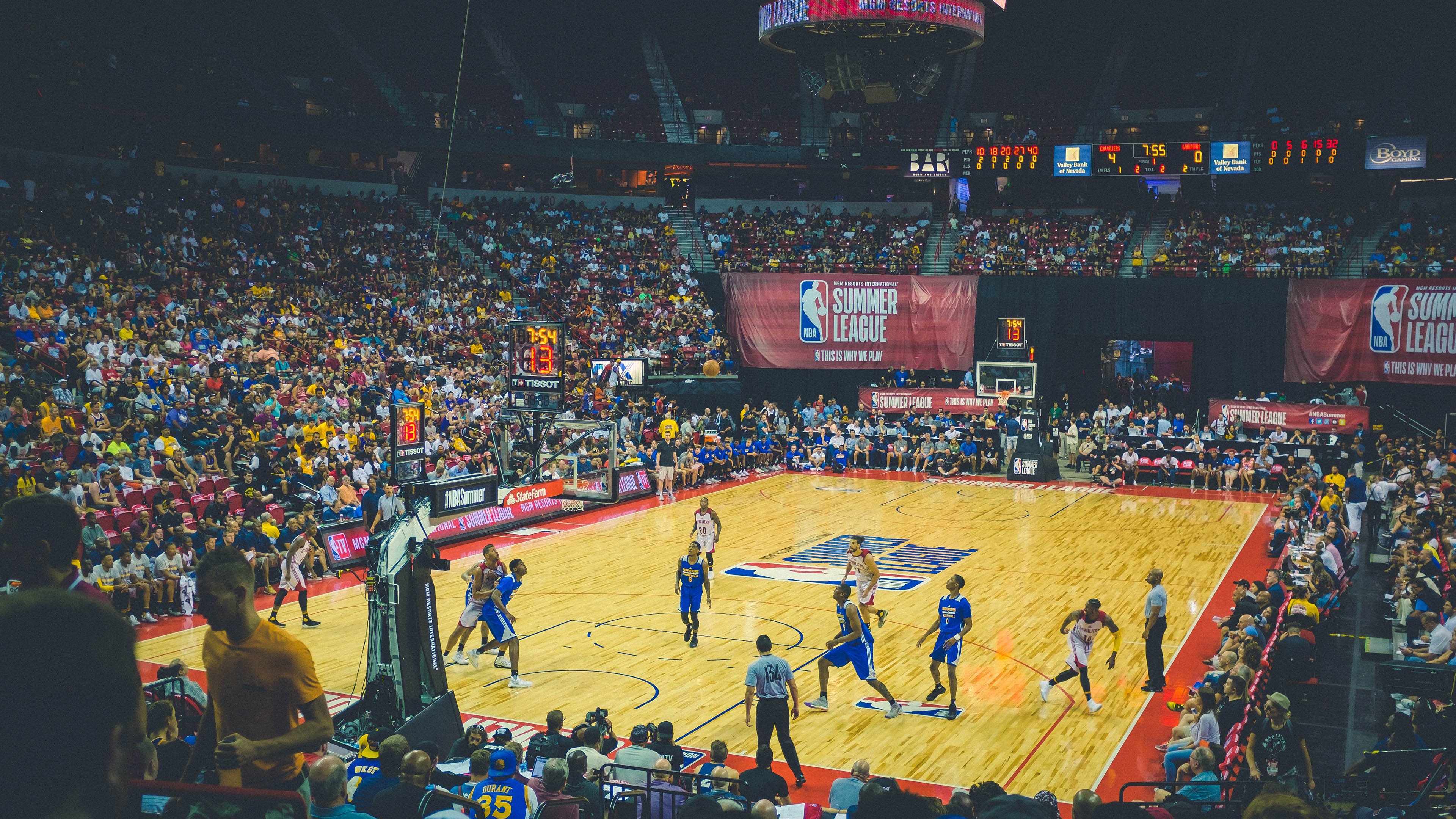 当广州队掀翻马刺,保罗的高光与篮球的暗面